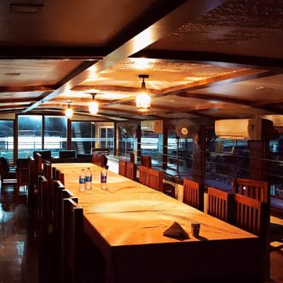 Houseboat Stay